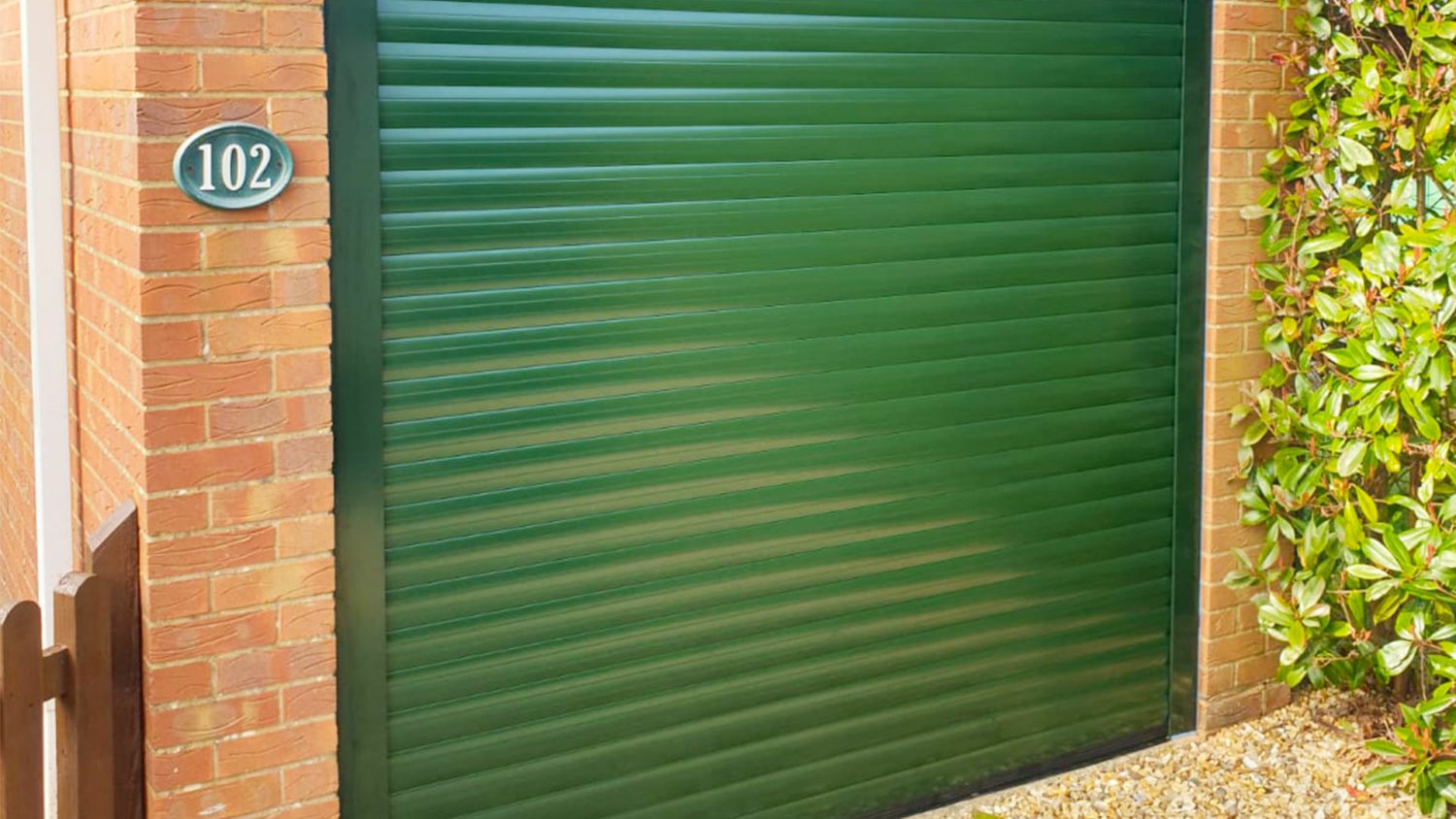 A helpful guide to knowing whether to repair or replace your garage door